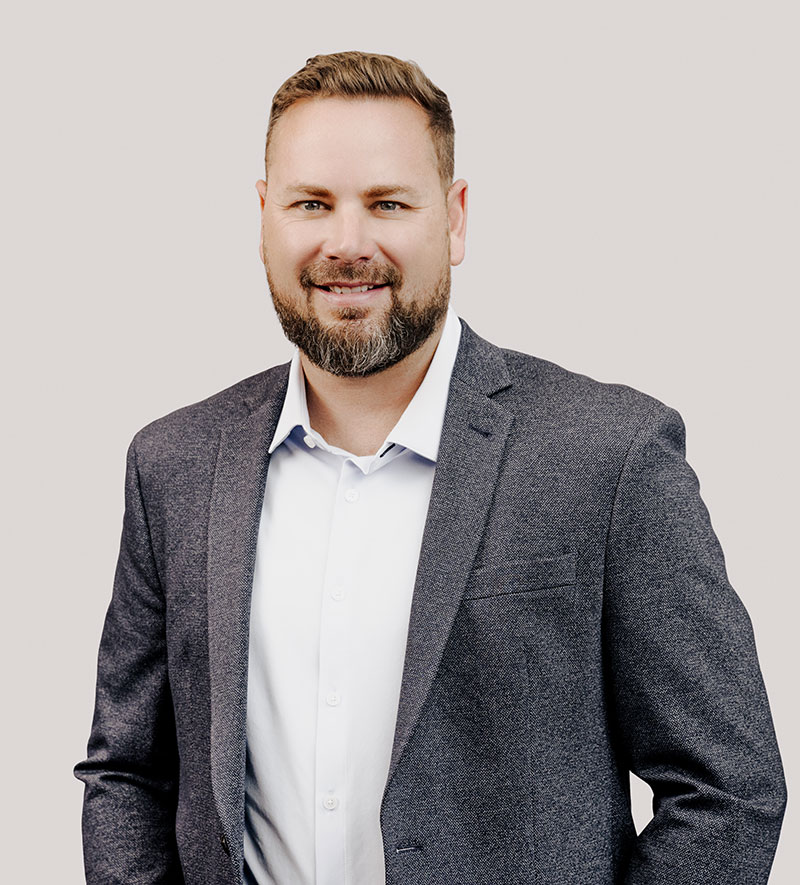 Kris Oakes | Experienced Branding and Web Design Expert
